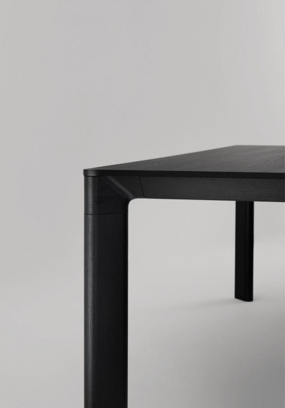 Planum table design Studio Pastina for MIDJ