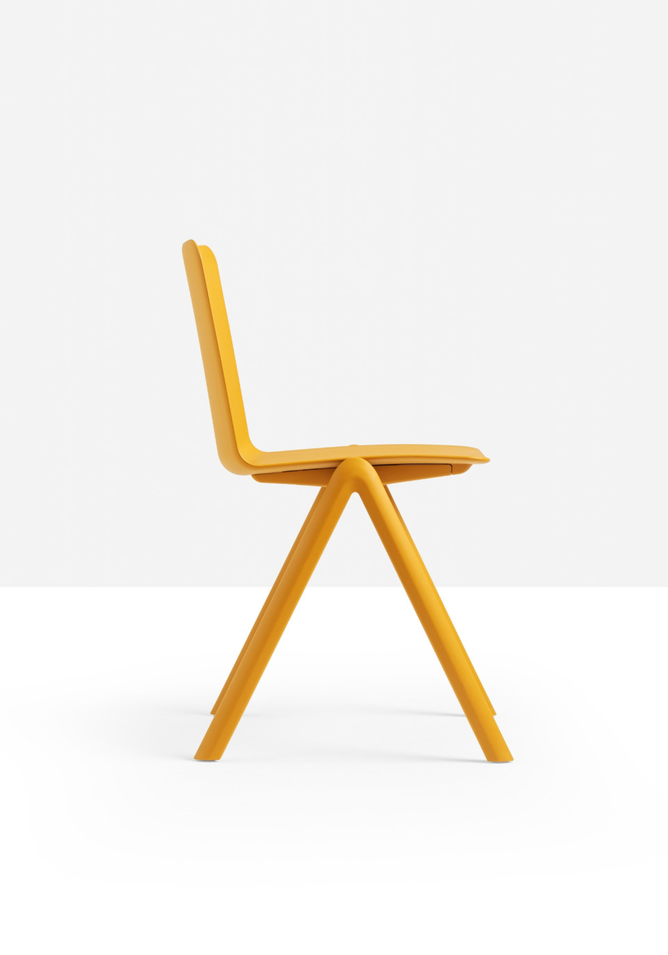 Stack chair in polypropylene stackable design MIDJ 