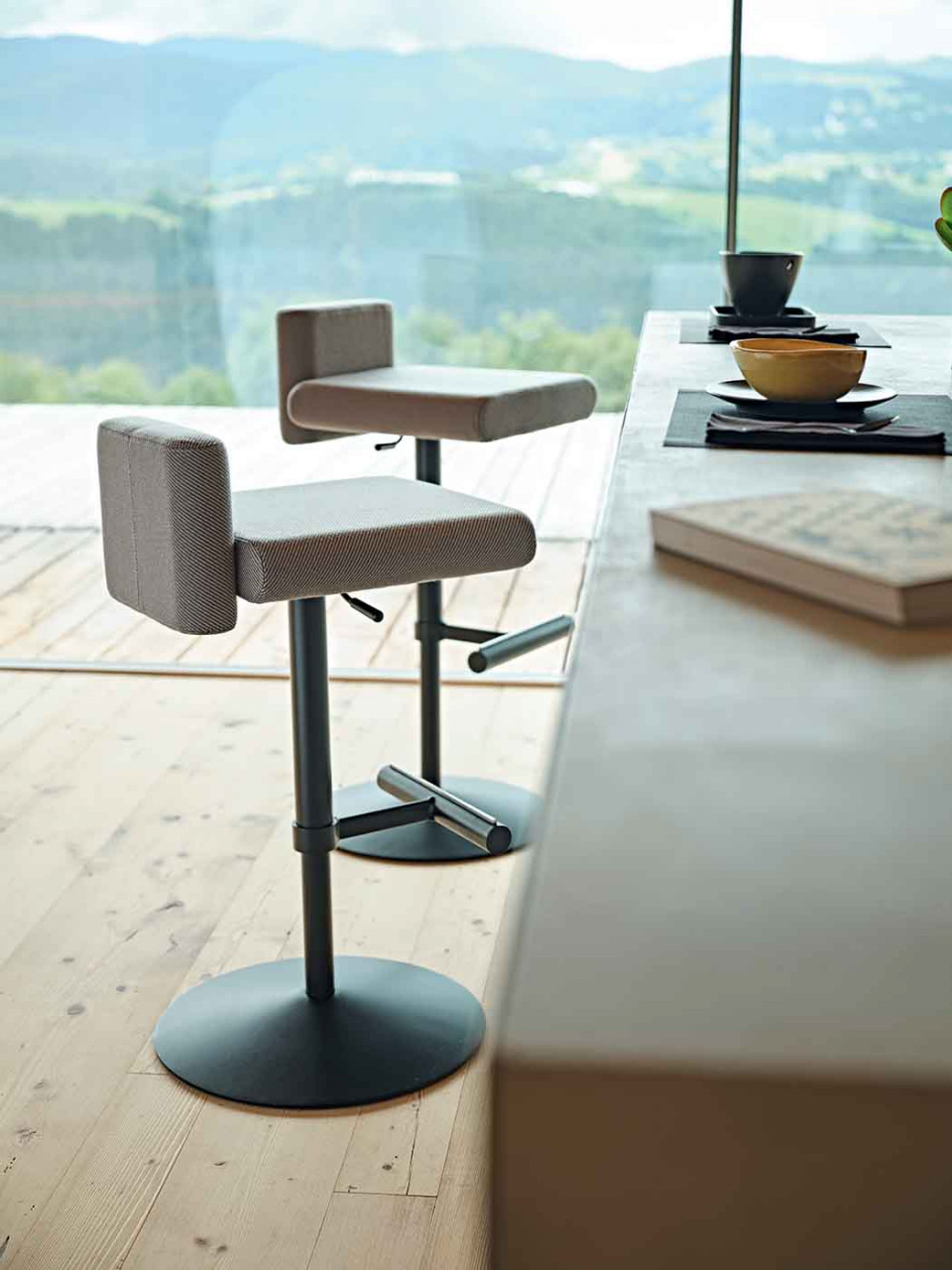 Tabouret pivotant Toy en gris