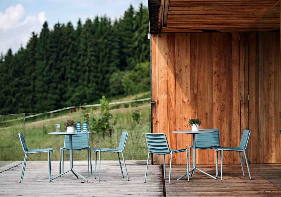 Outdoor chair Trampoliere in light blue