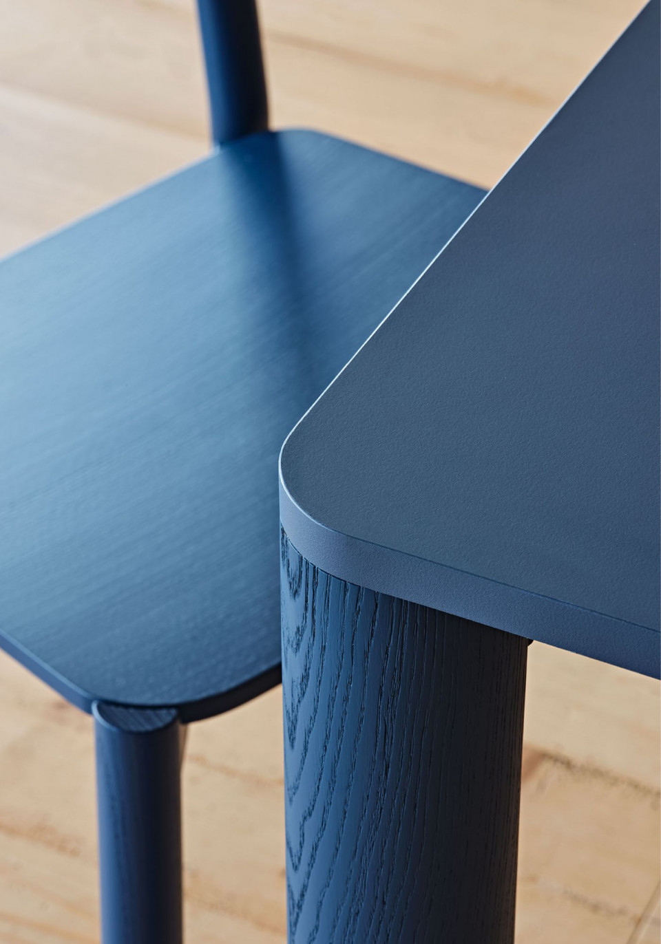 extendable table Woody designed by Midj