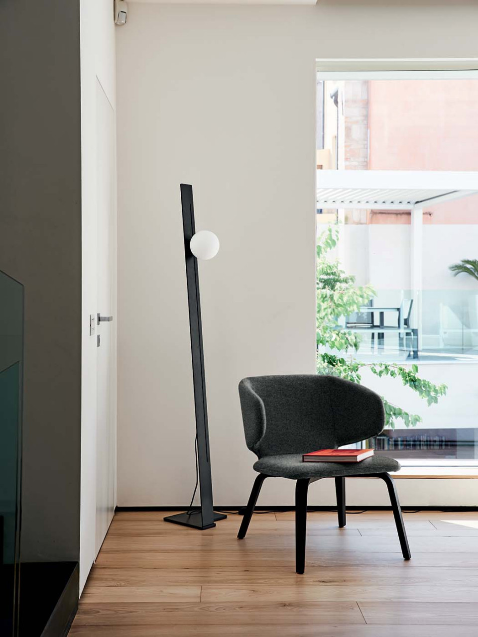 Wrap sedia lounge in tessuto nero