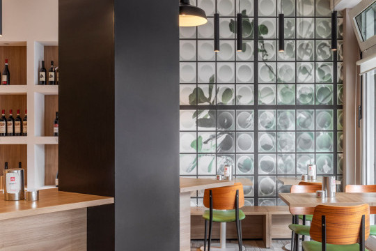 Caffetteria Vaniglia Bakery with MIDJ design furniture