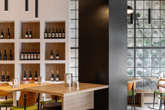 Caffetteria Vaniglia Bakery with MIDJ design furniture