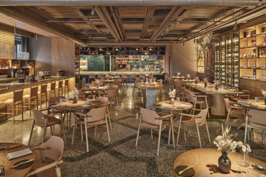 restaurantTurk Fatih Tutak with suite armchairs by midj