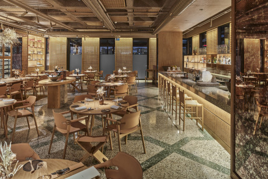 restaurantTurk Fatih Tutak with suite armchairs by midj