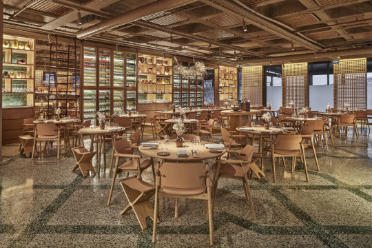 restaurantTurk Fatih Tutak with suite armchairs by midj