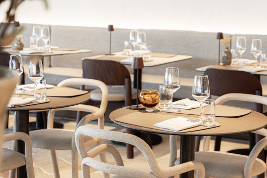 Brasserie Le Bassin with design products from the Pippi collection MIDJ