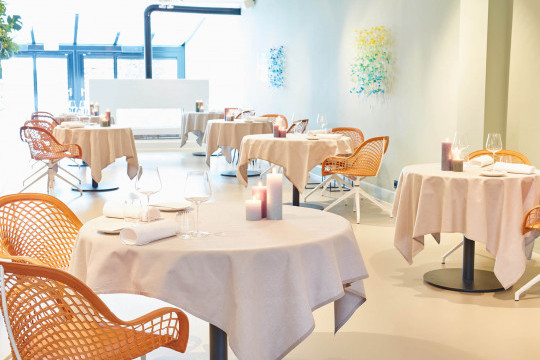 guapa chair yellow leather restaurant bij jef