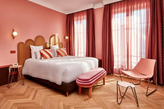 Apelle collection by Midj in Italy furnishes the Hotel De Cambis rooms in Avignon, France