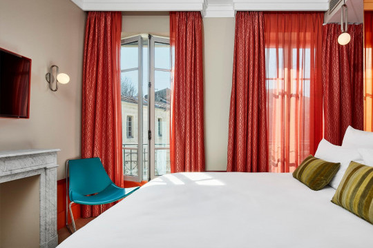 Apelle collection by Midj in Italy furnishes the Hotel De Cambis rooms in Avignon, France