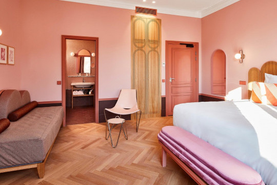 Apelle collection by Midj in Italy furnishes the Hotel De Cambis rooms in Avignon, France