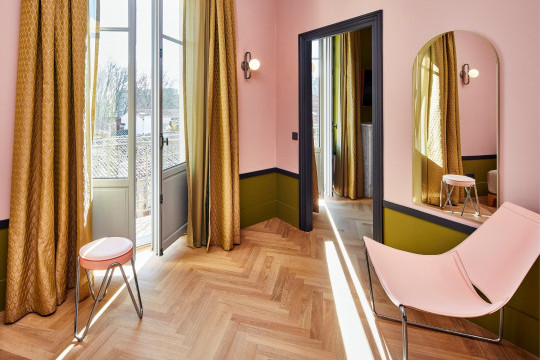Apelle collection by Midj in Italy furnishes the Hotel De Cambis rooms in Avignon, France