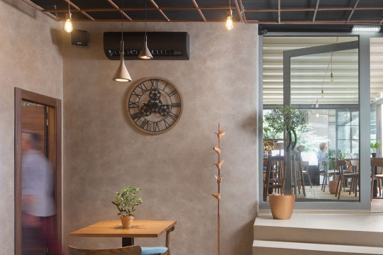 Nosh – Cosmopolitan Food & Bar furnished with Midj's Montera chairs, Composit tables, Apelle coat rack