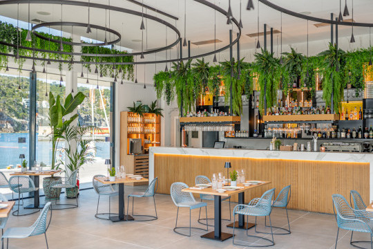 restaurant Suculenta Port de Sóller with guapa collection chairs and armchairs by midj