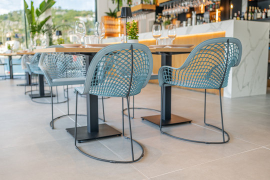 restaurant Suculenta Port de Sóller with guapa collection chairs and armchairs by midj