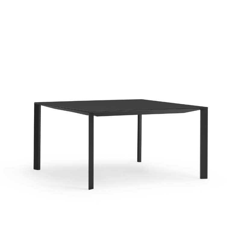 Fixed table